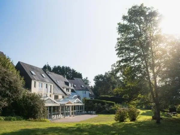 Latitude Ouest Hotel Restaurant & Spa - Holiday & weekend hotel in Locronan