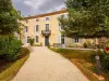 Le Castel Pierre - Maison privée 4 étoiles - 18 personnes - ヴァカンスと週末向けのホテルのLagraulet-du-Gers