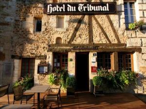 Guide Of Le Mage Tourism Holidays Weekends Hotels
