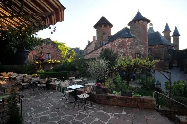 Le Relais St jacques - ヴァカンスと週末向けのホテルのCollonges-la-Rouge