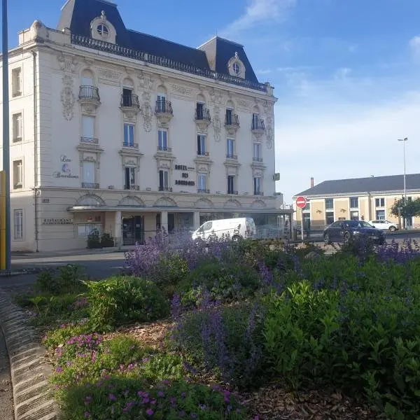 Logis Hotel des Bourbons - Hotel de férias & final de semana em Montluçon