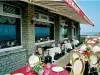 Logis Hotel Du Casino Restaurant Le Mathelia - ヴァカンスと週末向けのホテルのVierville-sur-Mer