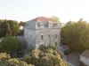 Logis Hôtel Résidence Les Cèdres - Hotel vacaciones y fines de semana en Villeneuve-lès-Avignon