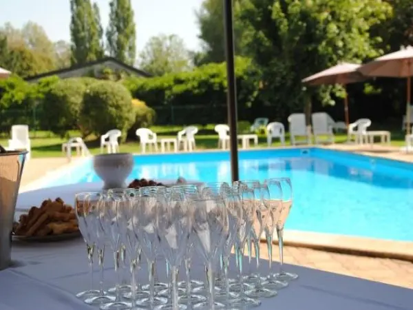 Logis Le Relais Fleuri - Holiday & weekend hotel in Sauvigny-le-Bois