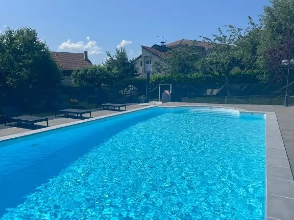 Logis La Thomasse - Hotel vacaciones y fines de semana en Aurillac