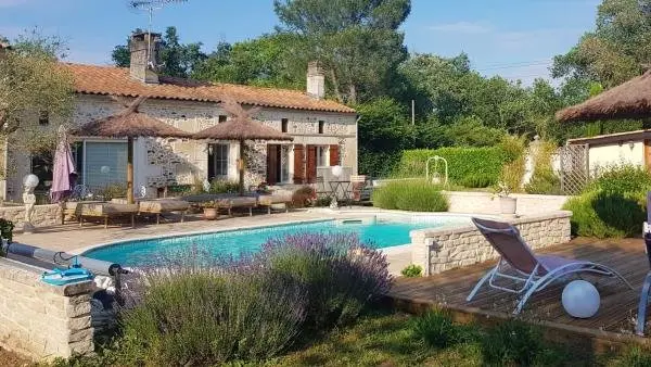 Maison d'une chambre avec piscine partagee et wifi a Bussac Foret - Hotel vacanze e weekend a Bussac-Forêt