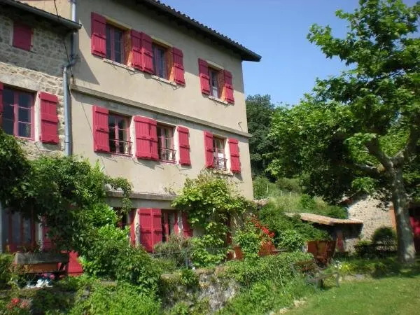 Maison d'Hôtes de la Verrière - Hôtel vacances & week-end aux Ardillats