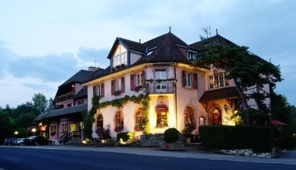 Maison Jenny Hotel Restaurant & Spa - ヴァカンスと週末向けのホテルのHagenthal-le-Bas