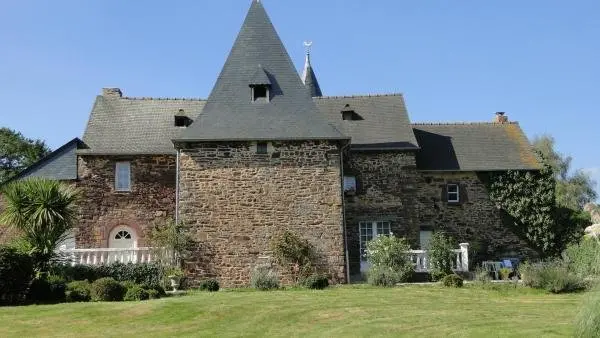 Manoir La Haie Chapeau - Hotel vacanze e weekend a Saint-Thurial