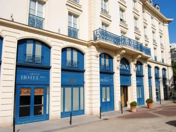 Résidence du Grand Hôtel - Holiday & weekend hotel in Le Plessis-Robinson