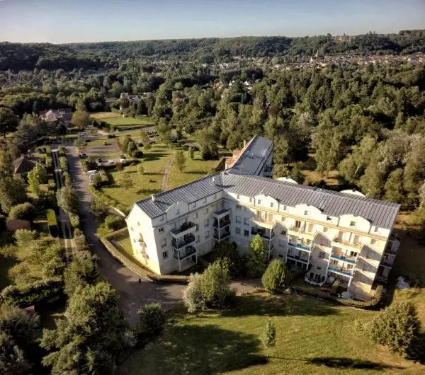 Residence Hotel Les Ducs De Chevreuse avec Parking, Hébergement, Repas & PDJ - Hotel vacanze e weekend a Chevreuse