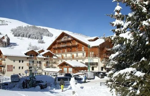 Résidence Odalys L'Ours Blanc - Отель для отдыха и выходных — Les Deux Alpes