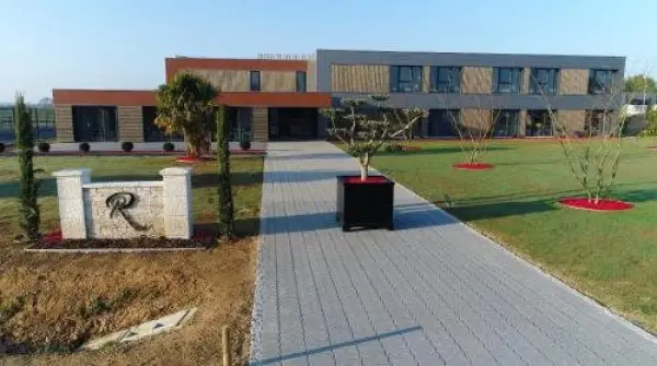 Résidence des Pilotes - Hôtel vacances & week-end au Vigeant