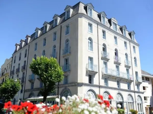 La Résidence des Thermes - Hotel vacaciones y fines de semana en Bagnères-de-Bigorre