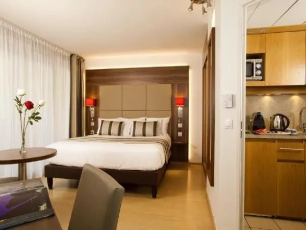 Residhome Paris-Massy - Hotel vacanze e weekend a Massy