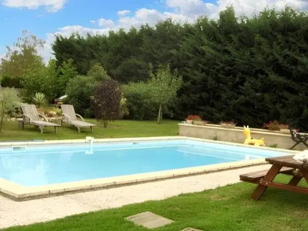 Villa de 4 chambres avec piscine privee jardin clos et wifi a Ervauville - Holiday & weekend hotel in Ervauville