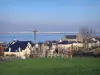 Виллервиль - Кот-Флери: Голгофа, дома и церковь морского курорта с видом на устье Сены
