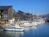 Довиль - Кот-Флери: лодки и парусники пристани для яхт (Порт-Довиль) и резиденции