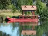 Долина Шаранты - Лодка на воде