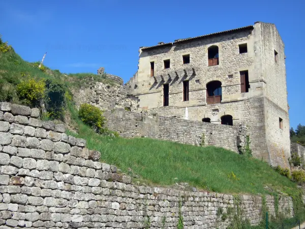 Замок Булонь - Гид по туризму, отдыху и проведению выходных в департам Ардеш