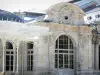 Зонтик - Спа (курортный город): фасад и маркиза Дворца Конгрессов (бывшее Казино)