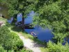 Кареннак - Берег, река с лодками и деревьями у самой воды, в Керси