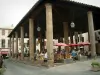 Корд-сюр-Ciel - Галле с ресторанными террасами