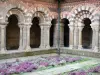 Ле-Пюи-ан-Веле - Епископальный город - романская обитель собора Нотр-Дам с его полихромными аркадами и резными капителями