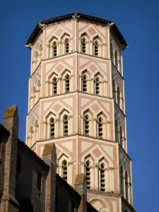 Ломба - Восьмиугольная колокольня собора Святой Марии