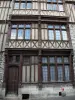 Морэ-сюр-Луан - Фасад старого фахверкового дома