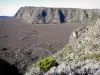 Национальный парк Реюньон - Дорога к вулкану: вид на Песчаную равнину и вал Песков