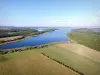 Озеро Мадин - Региональный природный парк Лотарингии - вид на водоем и его нетронутые окрестности