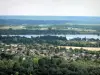Панорама Кот-де-де-Аманц - Вид на деревню Позы (в долине Сены) и озера (озера) с места Deux-Amants