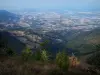 Пейзажи Луары - Холмы массива Пилат на переднем плане с видом на Ронскую равнину