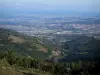 Пейзажи Луары - Холмы массива Пилат на первом плане с видом на равнину Роны