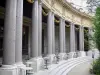 Пети-Пале - Музей изобразительных искусств города Парижа - Кофейная терраса под перистилем сада
