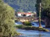 Санкт-Жирон - Мост через реку Салат и деревья у кромки воды