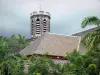 Сен-Лей - Колокольня церкви Сент-Руффина в зелени