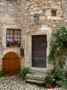 Сен-Марсель - Входная дверь каменного дома