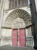 Смысл - Центральный портал западного фасада собора Святого Стефана