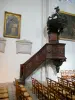Умереть - Внутри собора Нотр-Дам: кафедра и картины