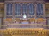 Церковь Мадлен - Внутри церкви: большой орган