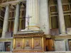 Церковь Мадлен - Интерьер церкви: колонны