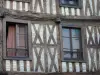 Шатийон-сюр-Сен - Фасад дома с деревянным каркасом