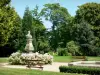 Шато-Гонтье - Бюст поэта Чарльза Лойсона в саду Бут дю Монд