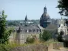 Шато-Гонтье - Вид на больницу Сен-Жюльен и ее купол