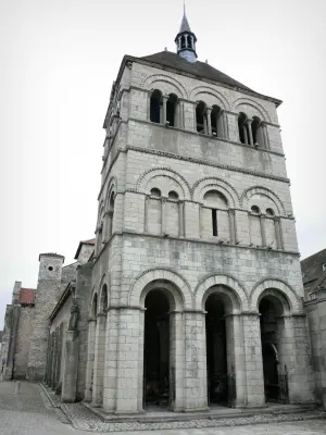 エブレイユ教会