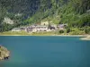 オッサウ渓谷 - ファブレージュ湖のArtousteスキーリゾート