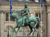 オルレアン - ジョアンオブアークの騎馬像