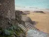 サンマロ - 砂浜へ続く階段
